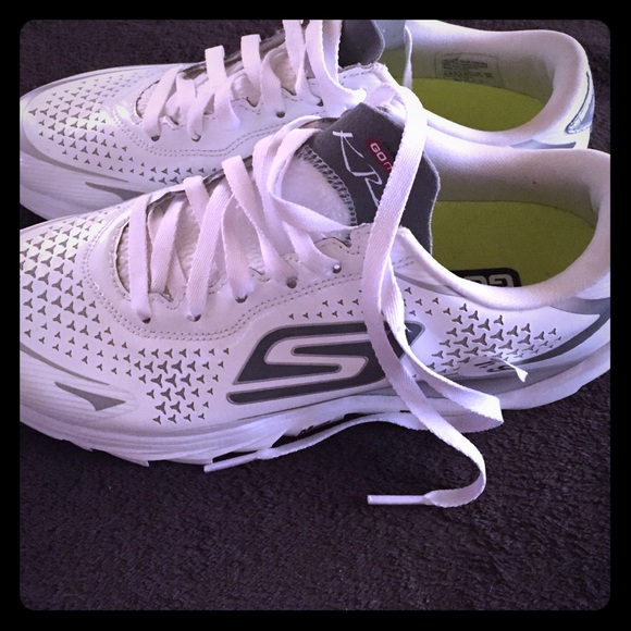 Sketchers shoes Brand new w/o tags  size: 6.5