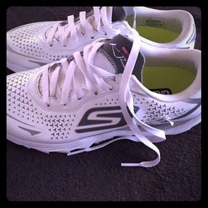 Sketchers shoes Brand new w/o tags  size: 6.5