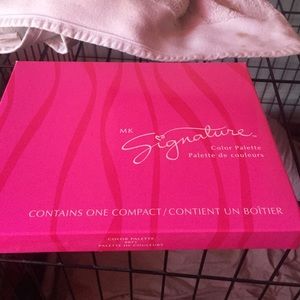 MAry Kay Large Compact!