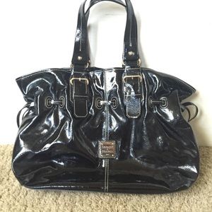 Dooney & Bourke Chiara Patent leather bag. Auth.