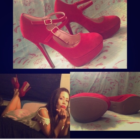 SHOES - Picture 3 of 3