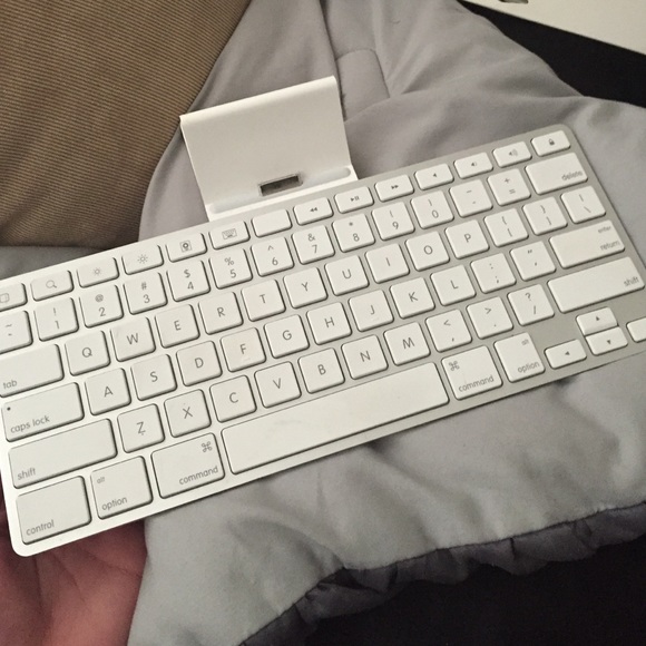 Keyboard for Ipad! Need gone!
