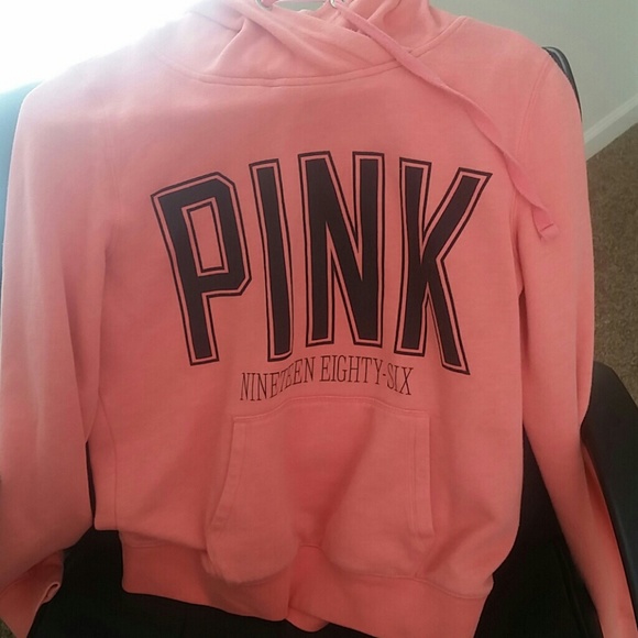 VICTORIA SECRET SWEATER