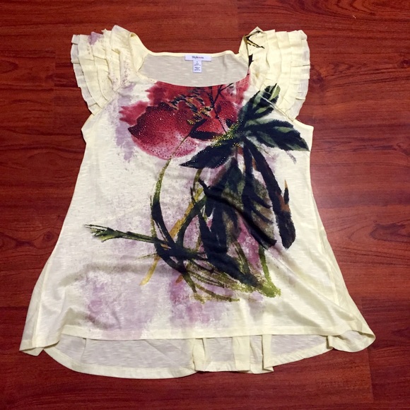 Bundle Large Style&co Top & 2 Maternity Tops.