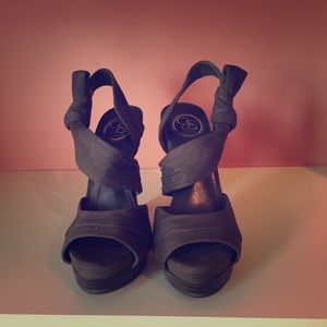 Jessica Simpson size 7