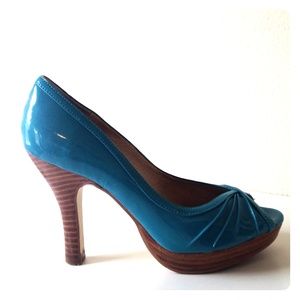 Steve Madden turquoise patent leather heels
