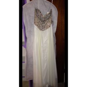 Prom dress size 2/4