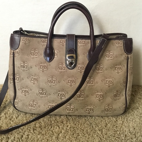 Authentic. Dooney&Bourke. Shoulder canvas Bag.