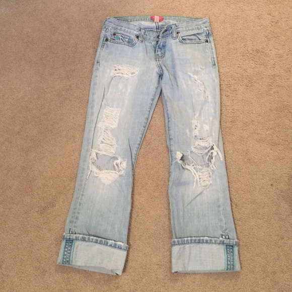 Abercrombie & Fitch Pants - ❗️SOLD❗️Distressed light Jean rolled capris