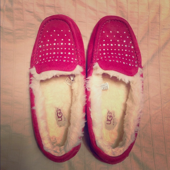 UGG ANSLEY BLING SLIPPERS. SIZE 7