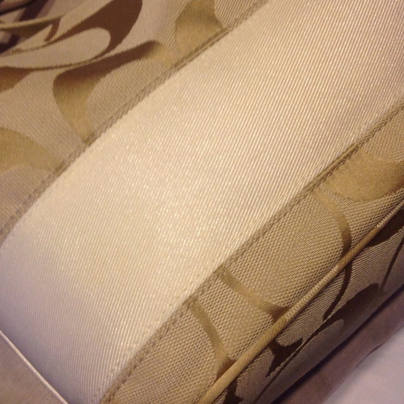 💥SOLD ON ANOTHER SITE💥 Coach Bag (medium/large) - Picture 4 of 4