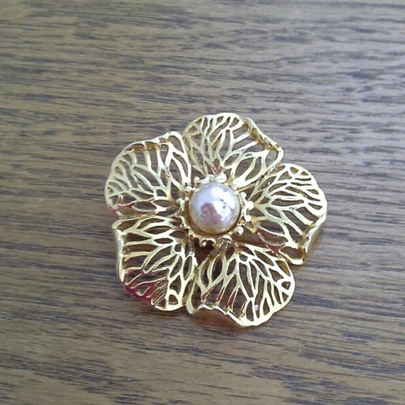 Floral Filigree Lapel Pin