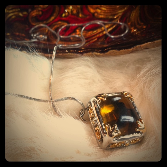 Vintage Jewelry - HP2xVintage Amber look necklacesilvertone&gold