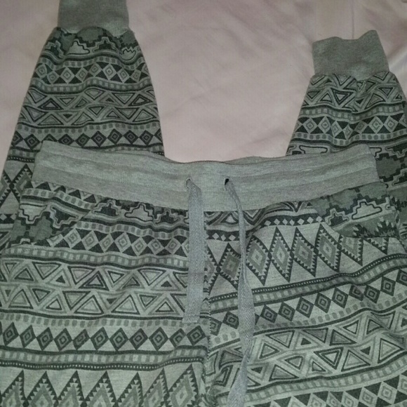 SOLD!!! Deb skinny sweat pants