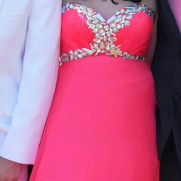 Prom dres - Picture 2 of 3