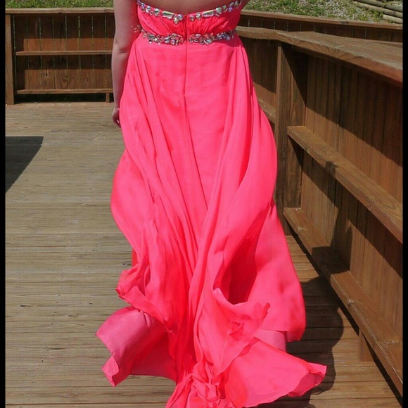 Prom dres - Picture 3 of 3