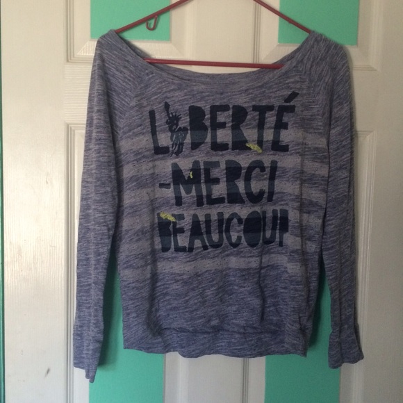 American Eagle Outfitters Tops - Lightweight American Eagle Top with French Words