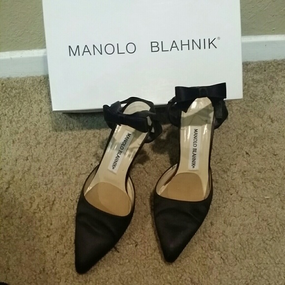 100% Authentic Manolo Blahnik Black sandal shoes