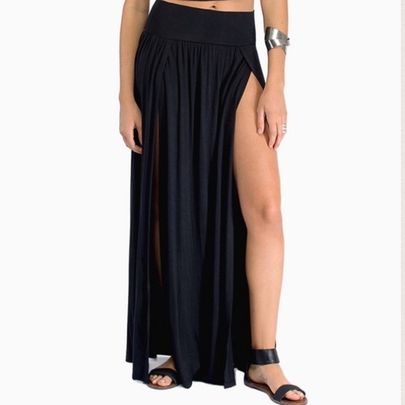 Tobi 'Slit Personality' Maxi Skirt BLACK