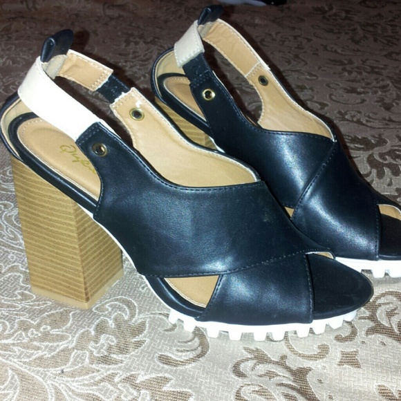 Cute chunky heels!