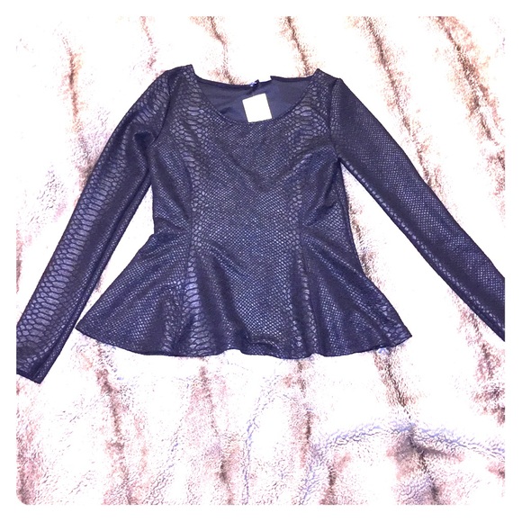 Snakeprint black peplum top