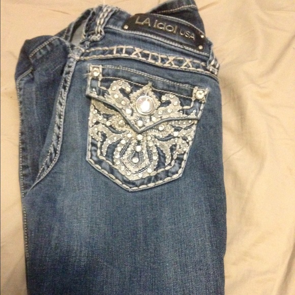 LA idol Jeans