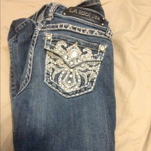 LA idol Jeans