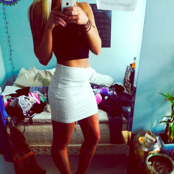 Lace skirt