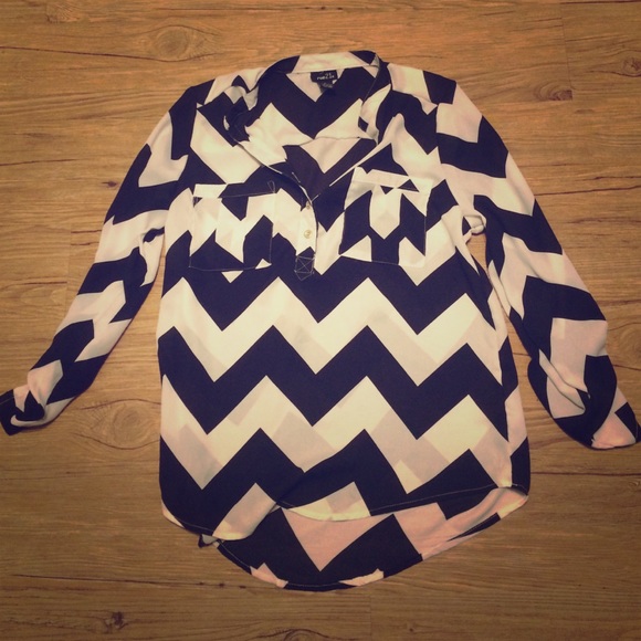 Black and white chevron top