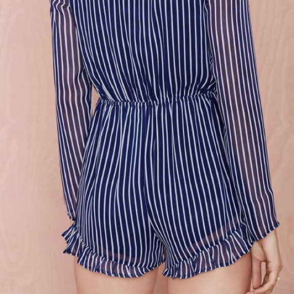 ✨HOST PICK✨Chiffon Stripe Romper - Navy - Picture 3 of 4