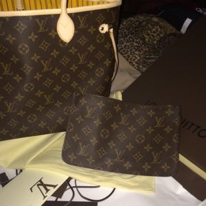 Authentic Louis Vuitton MM "SHARING"