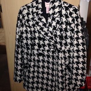White/black winter coat