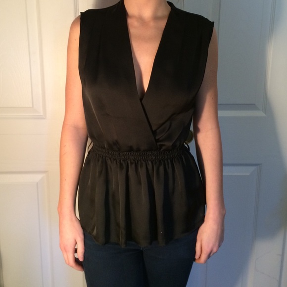 Top - Picture 1 of 2