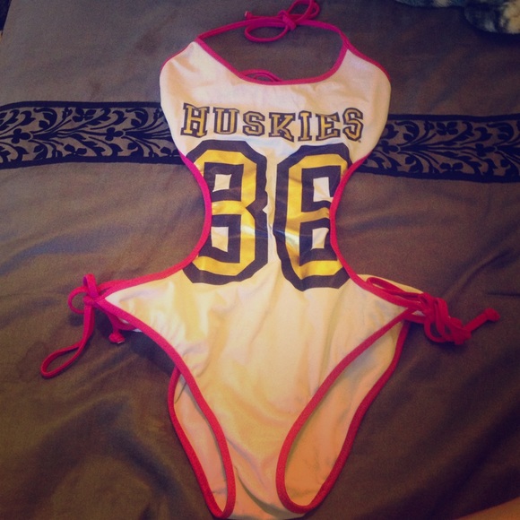 VS pink huskies limited edition swimsuit💗