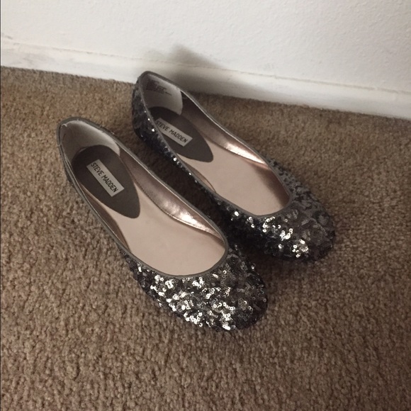Steve Madden silver sequin flats