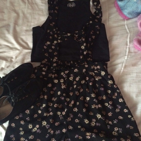floral suspender shorts + simple black crop top