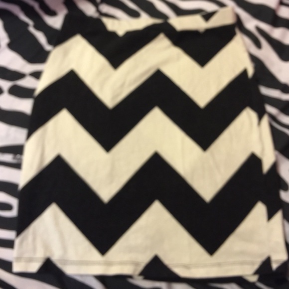 Skirt - Picture 1 of 3