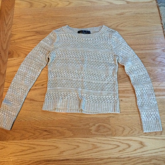 super cute sweater - Picture 1 of 1