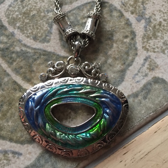 Lydia Rose Necklace and Earrings - Picture 2 of 3