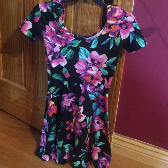 Flowery Dress - Picture 1 of 2