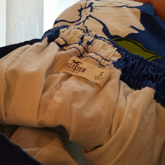 Hollister Mini Circle Skirt - Picture 2 of 2