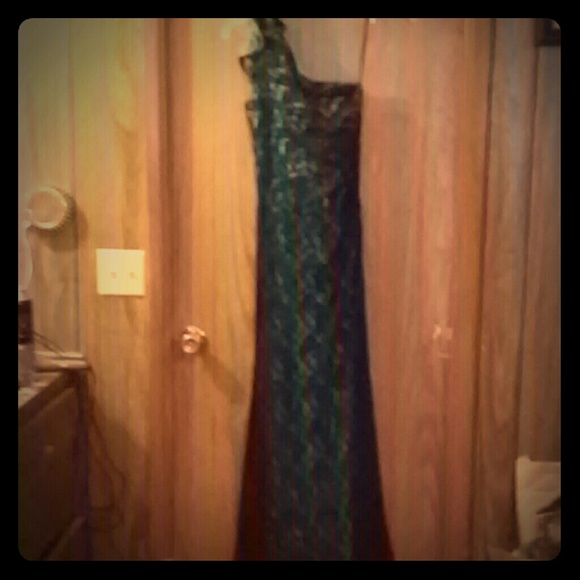 Body fitting long dress