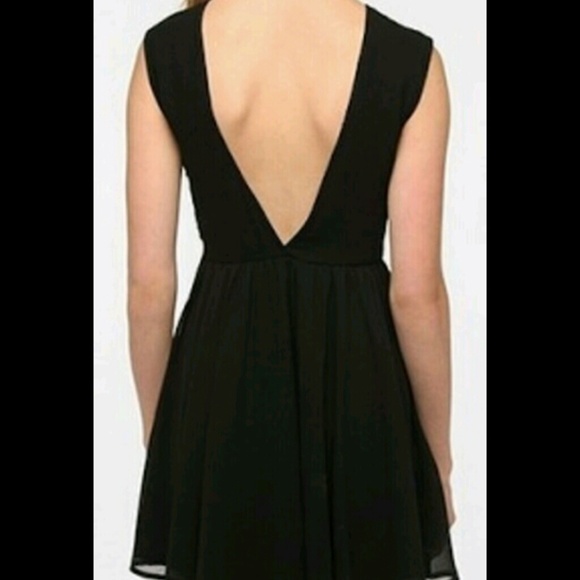 HP Open back dress - Picture 2 of 5