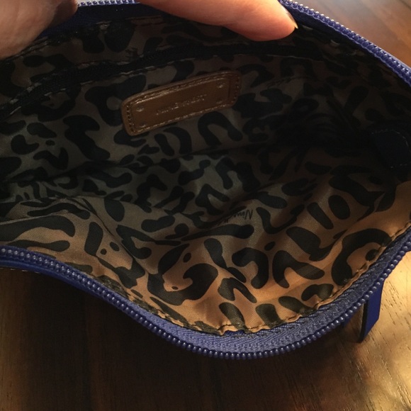 Purse - Picture 2 of 3
