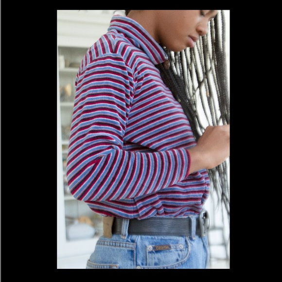 Stripped 90s velvety turtleneck