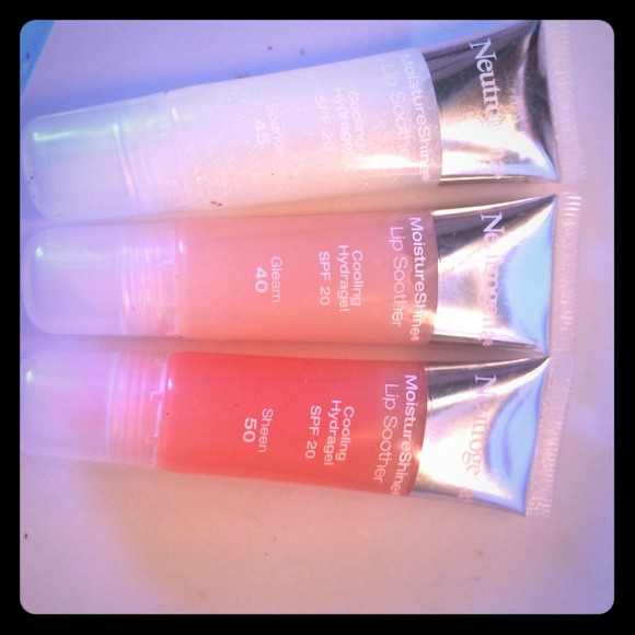 3 pack of Neutrogena Moisture Shines