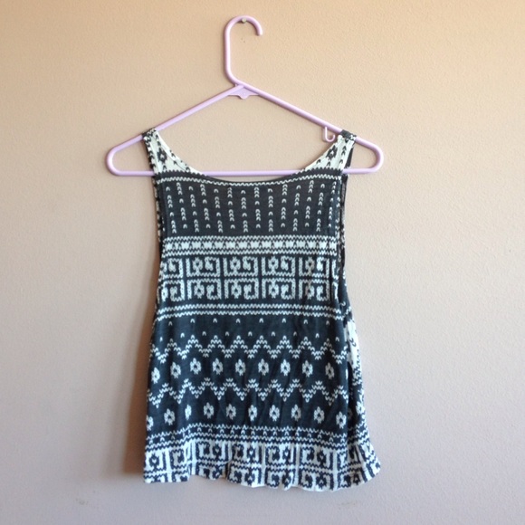 Brandy Melville grey and black tribal shirt - Picture 2 of 2