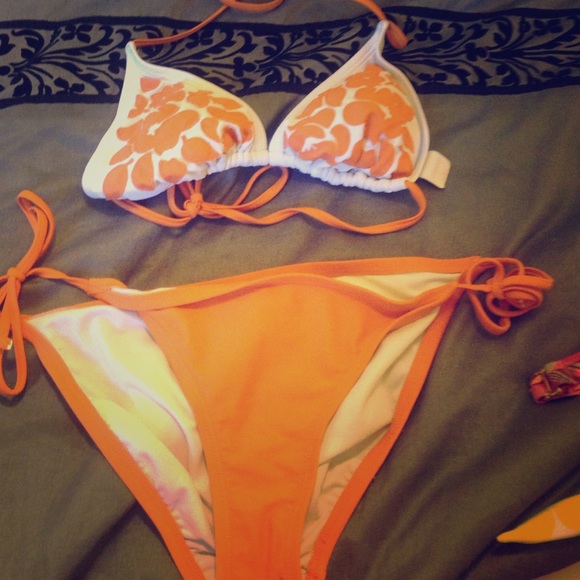 Orange and white 2 pc swimsuit✨