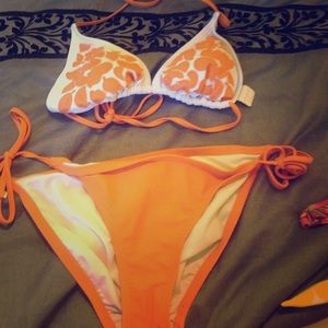 Orange and white 2 pc swimsuit✨