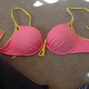Victoria's Secret swimsuit top size 36 C